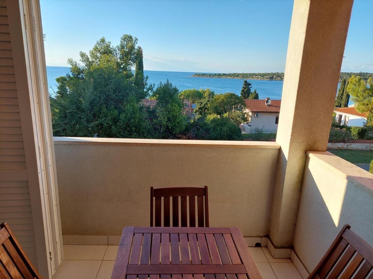 Apartments Henc Novigrad Istria Exterior foto