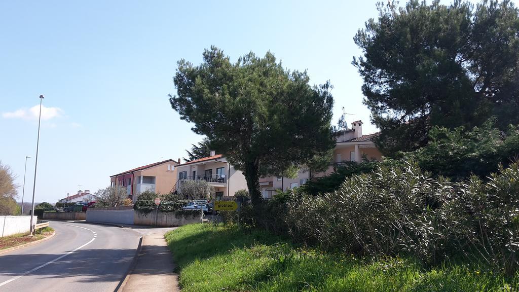 Apartments Henc Novigrad Istria Exterior foto