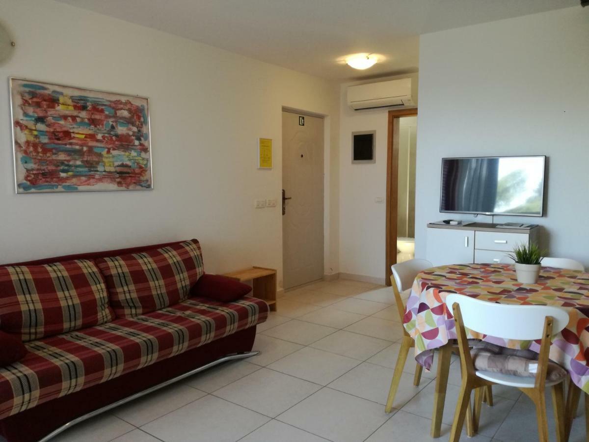 Apartments Henc Novigrad Istria Exterior foto